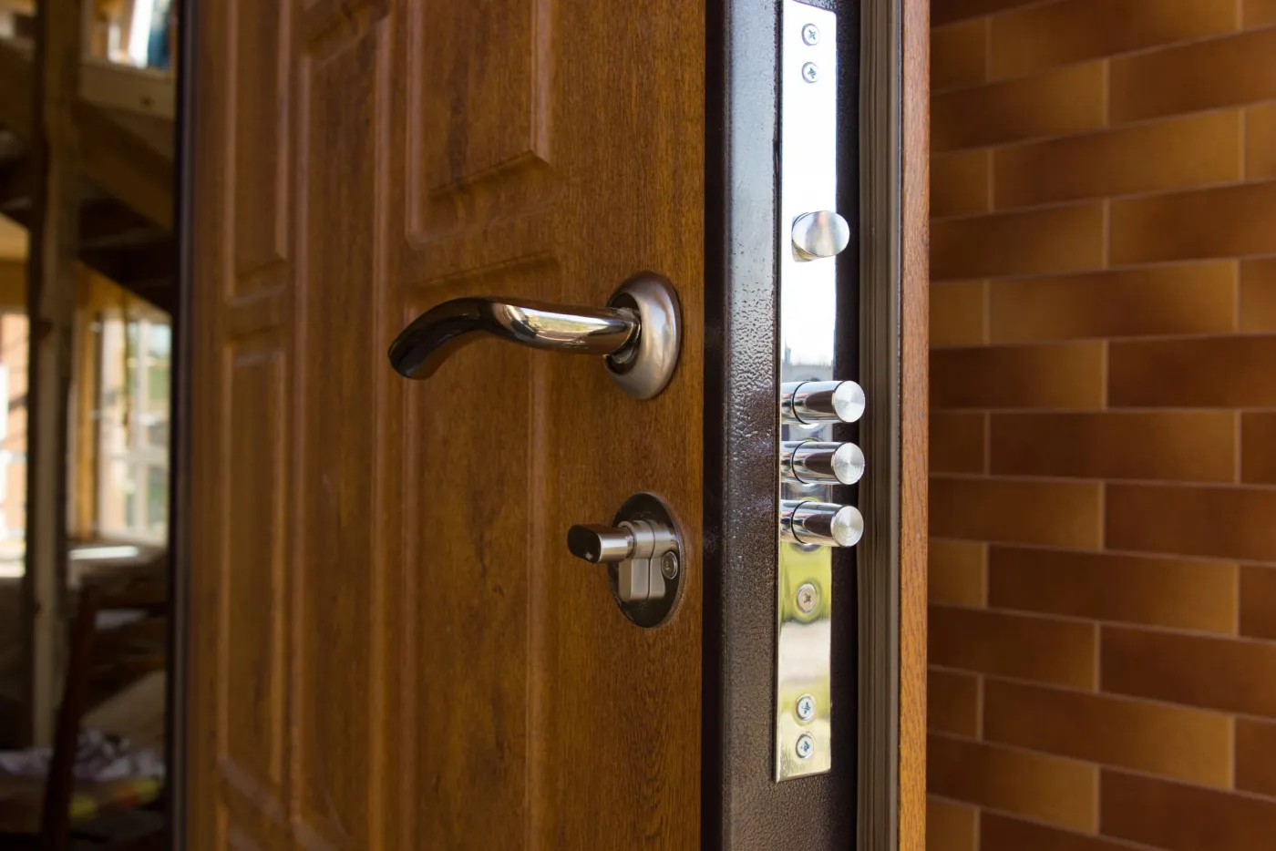 Remplacement d'un cylindre sur une porte de copropriété à Bondy